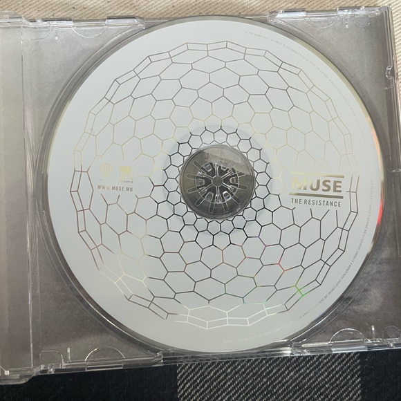 Muse the Resistance - Picture 3 of 5